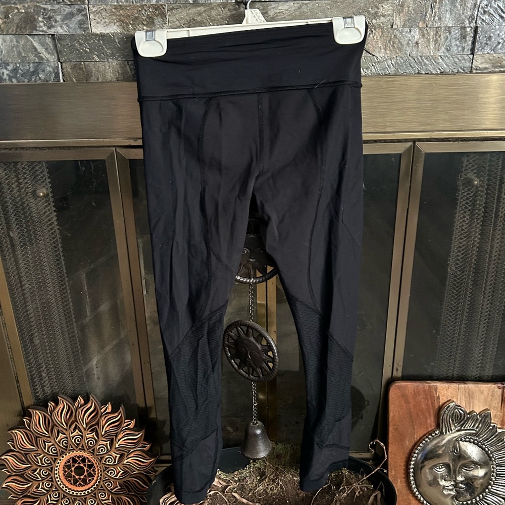 Black Capri Lululemon Leggings